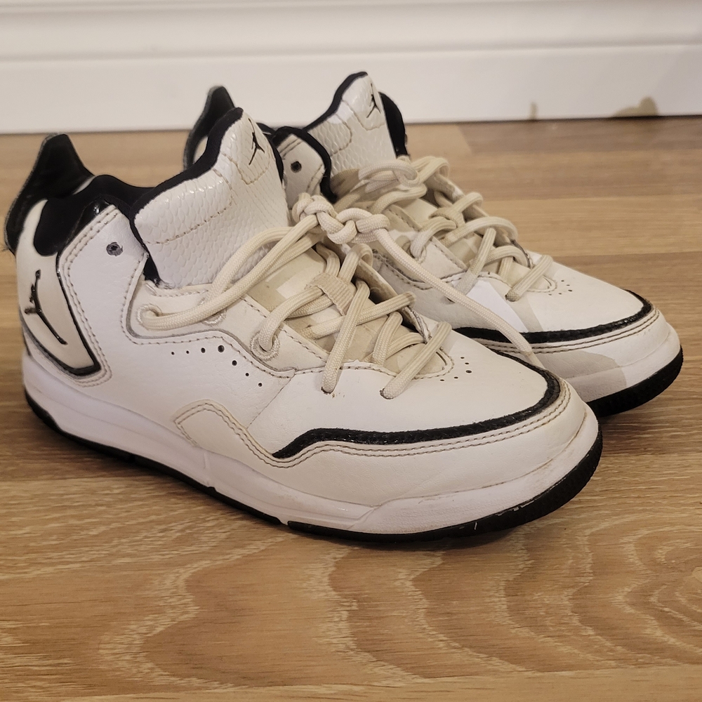 Nike Jordan Courtside 23 'White Black' Sneakers